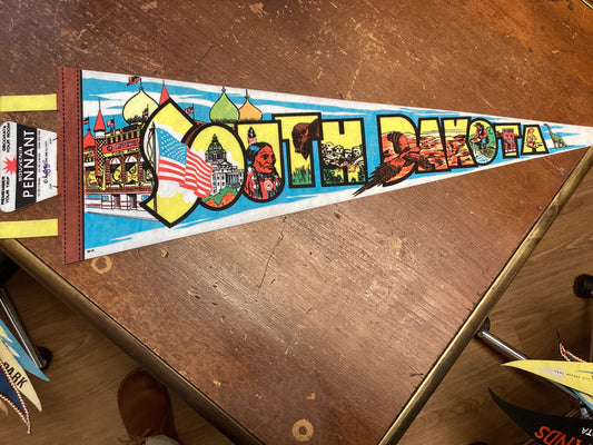 PCT122 South Dakota souvenir pennant