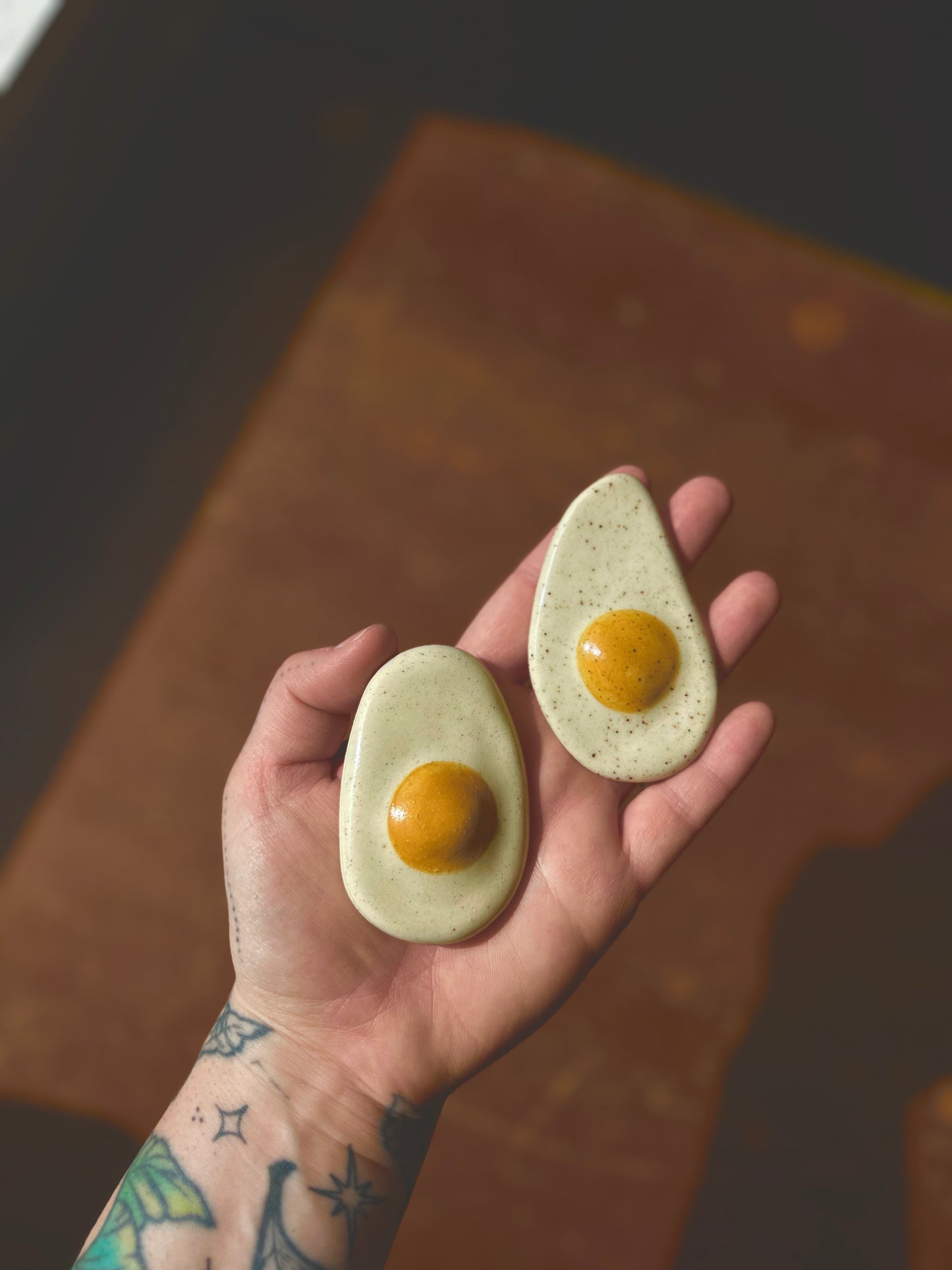Ceramic magnetic egg