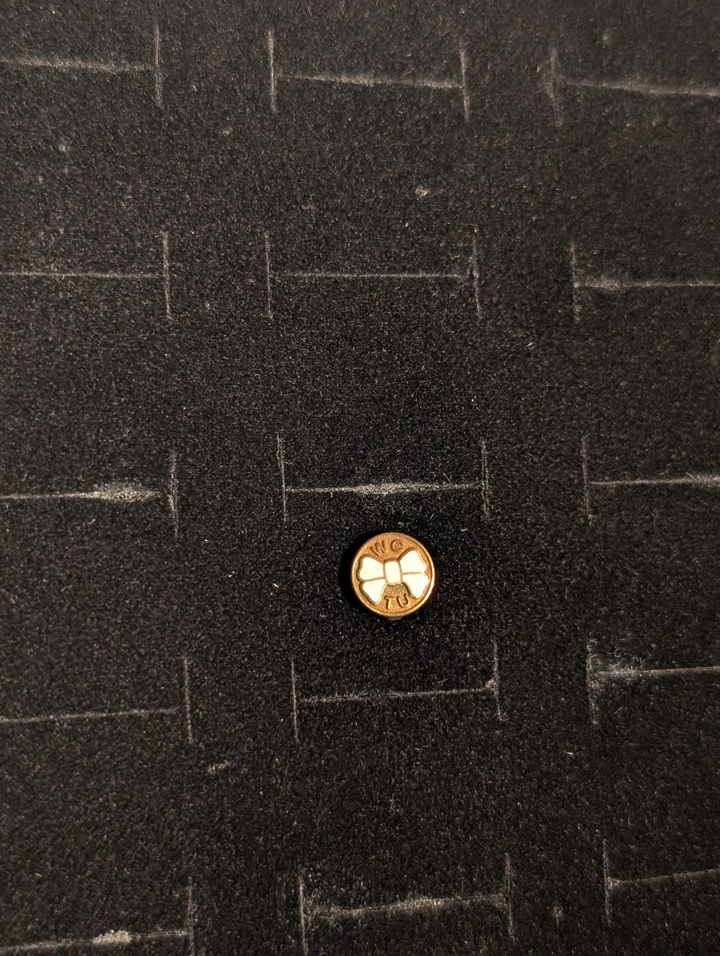Small Bow Vintage pin