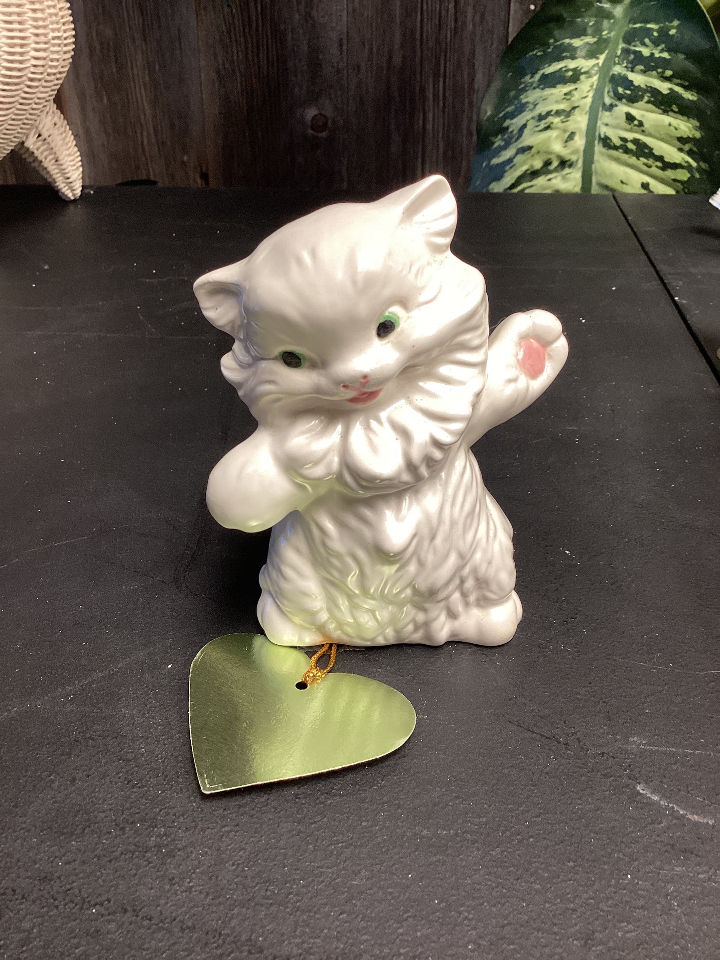 CER173 white dancing cat figurine