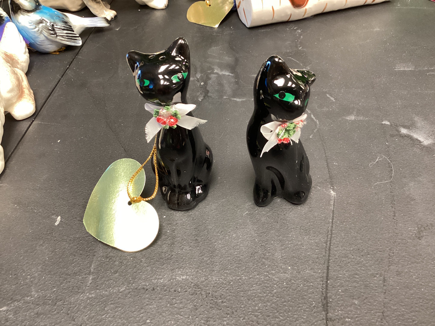 KTC115 black cat salt and pepper shaker set