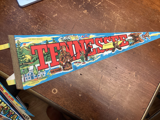 PCT128 Tennessee souvenir pennant