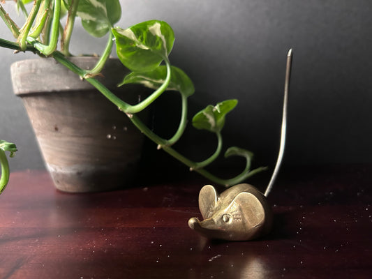 Brass mouse