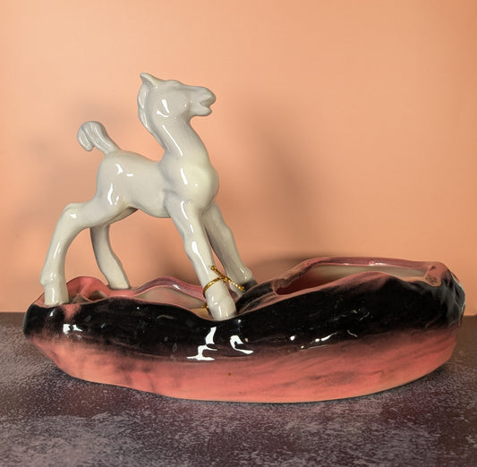 Hull pink pony planter