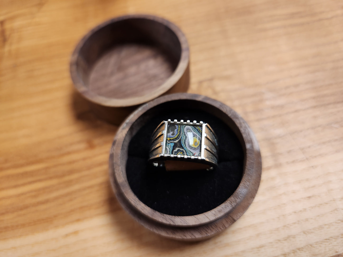 Metroglyph sterling silver ring in wooden box